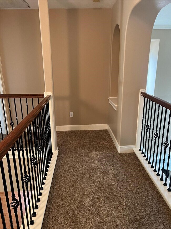 Building Photo - 16907 Coronado Springs Dr