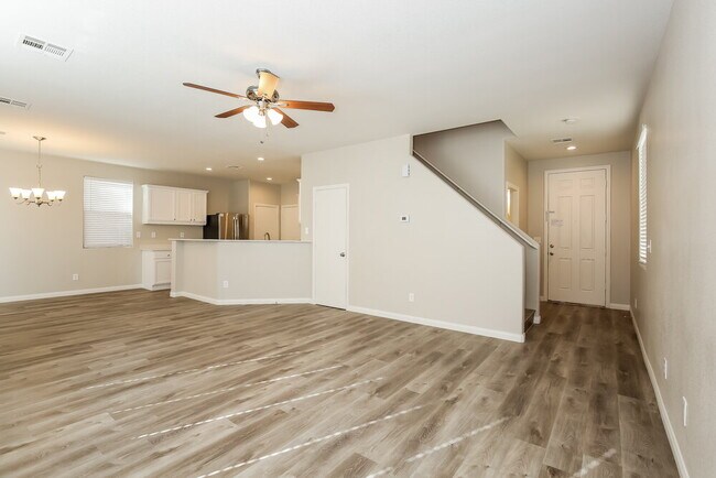 Foto del edificio - 109 Big Cliff Ave