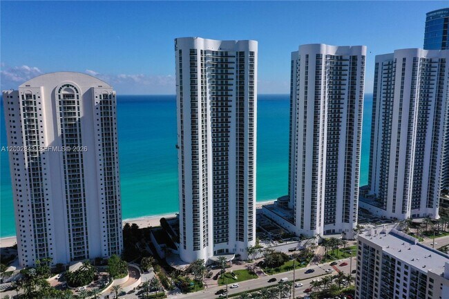 Building Photo - 16001 Collins Ave