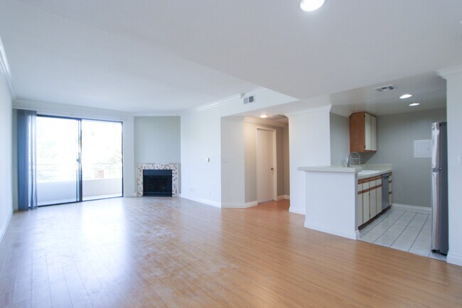 Foto del edificio - 3745 Military Ave