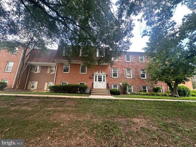 Foto del edificio - 732 Quince Orchard Blvd