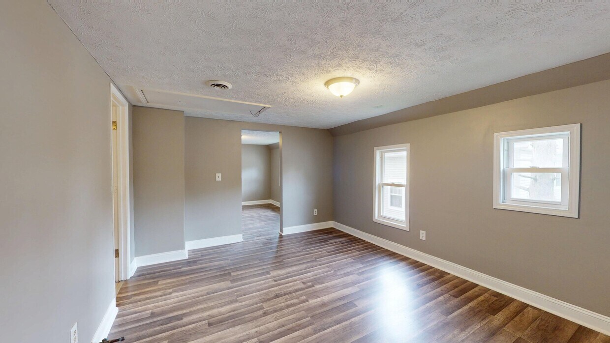 Foto principal - 4221 Newark Ave