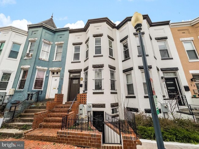 Foto del edificio - 27 Todd Pl NE