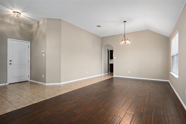 Building Photo - 1241 Rainbow Parke Dr