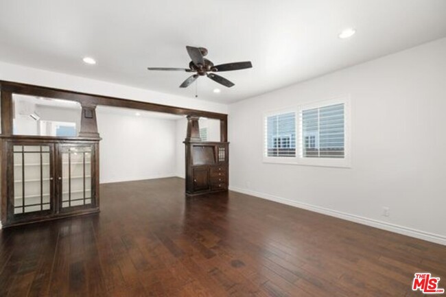 Foto del edificio - 848 N Ridgewood Pl