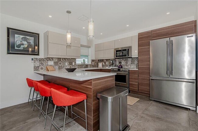 Foto del edificio - 3321 NE 18th St