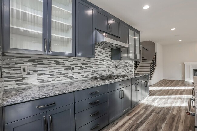 Building Photo - Spacious 5-Bedroom Home for Rent in Martha Lake – Lynnwood