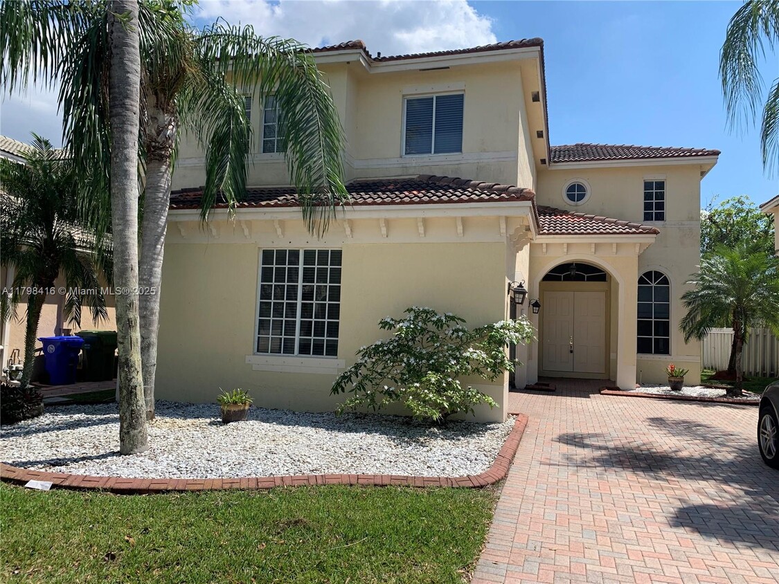 Foto principal - 19462 SW 68th St