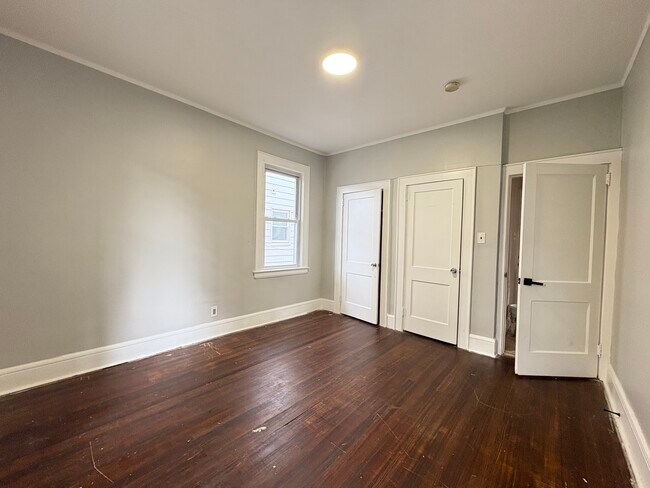 Building Photo - 295 Isabella Ave