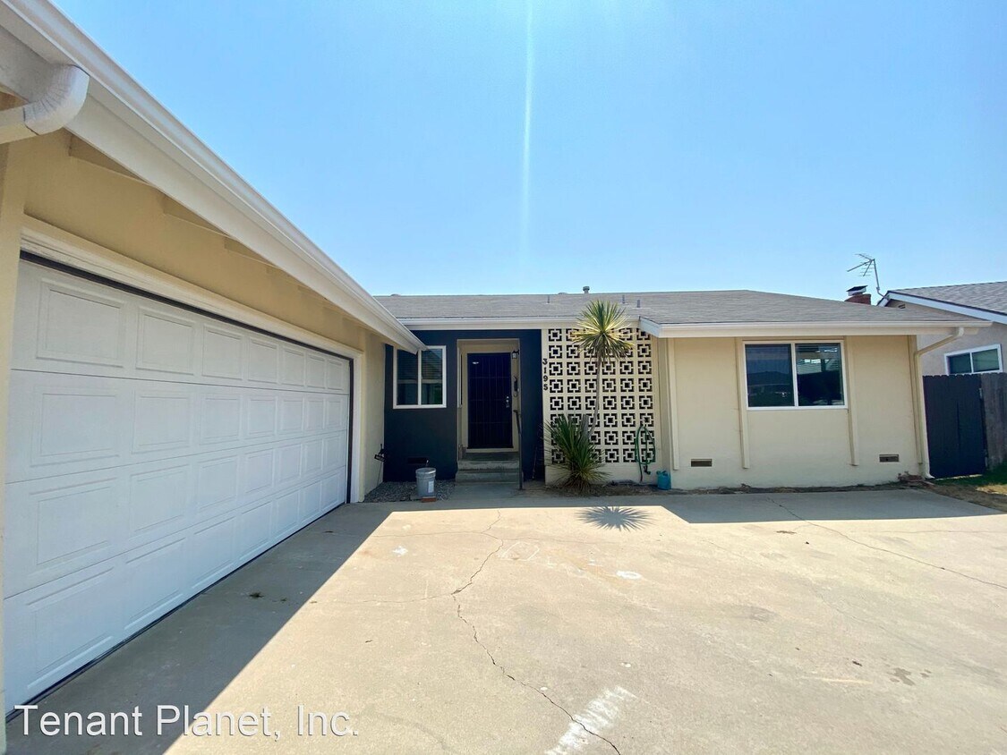 Primary Photo - 4 br, 2 bath House - 3195 Ducommun Ave