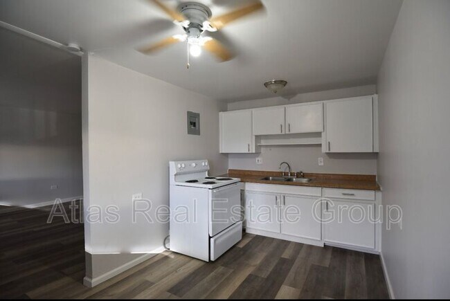Foto del edificio - 16300 E Colfax Ave