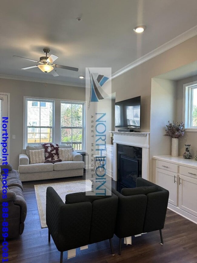 Building Photo - 300 Overture Ct SE