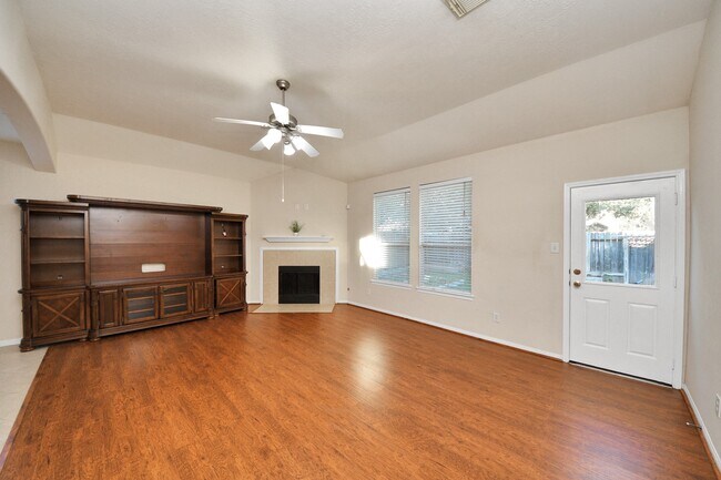 Foto del edificio - 822 Glen Abbey Dr