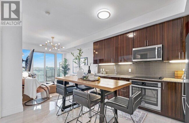 Photo du bâtiment - 9608 Yonge St