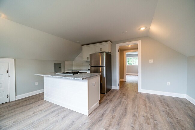 Foto del edificio - 388 Fairwood Ave