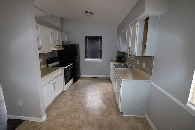 Foto del edificio - 14896 Alberta Ave