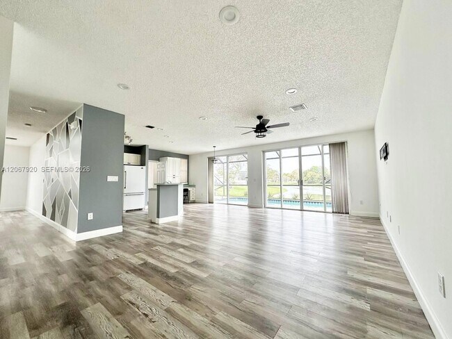 Building Photo - 7647 Rockport Cir