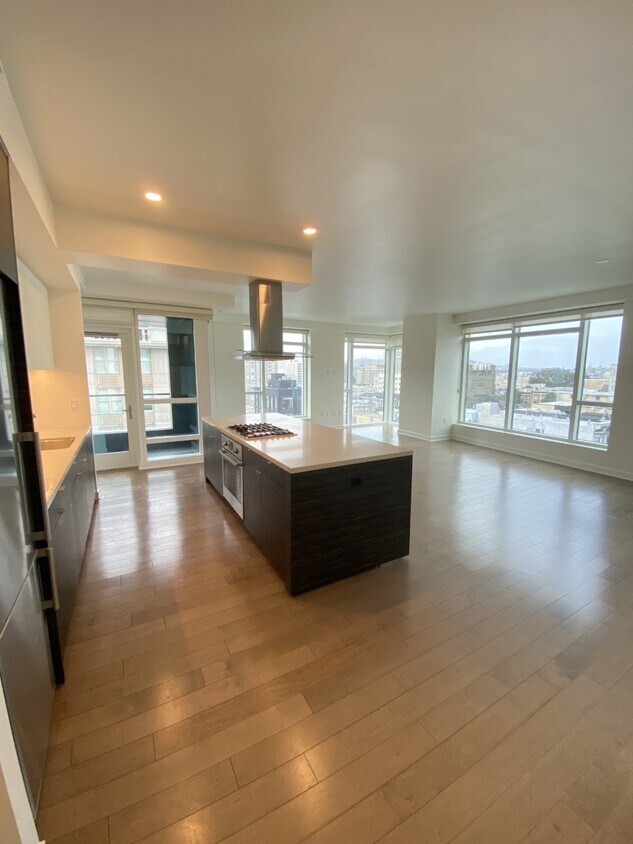 Kitchen - 1688 Pine St