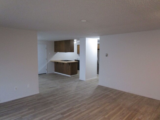 Building Photo - 3 Bedroom Home with Fenced Yard, Located Next to Crook County High School - Garbage Included! Ava...