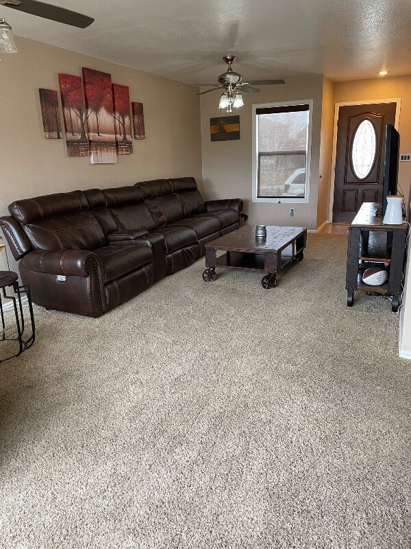 Foto del edificio - 8719 Rosebud Pl
