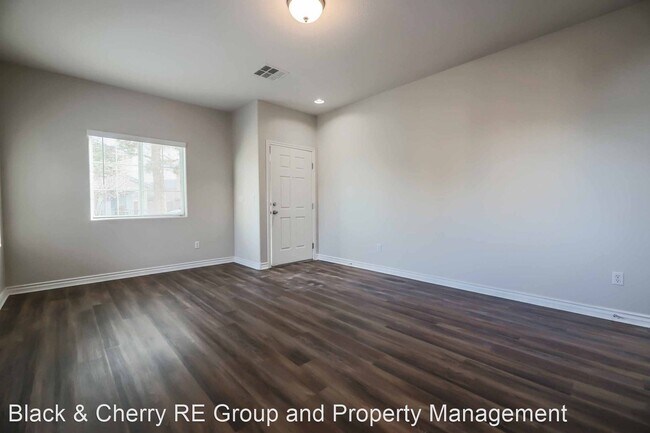 Foto del edificio - 4 br, 2.5 bath House - 112 Iron Summit Ave