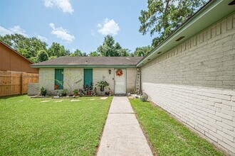 Building Photo - 7010 Foxmar Ln