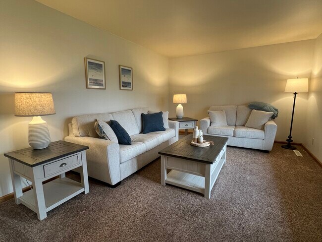 Foto del edificio - 10032 Shadyhill Ln
