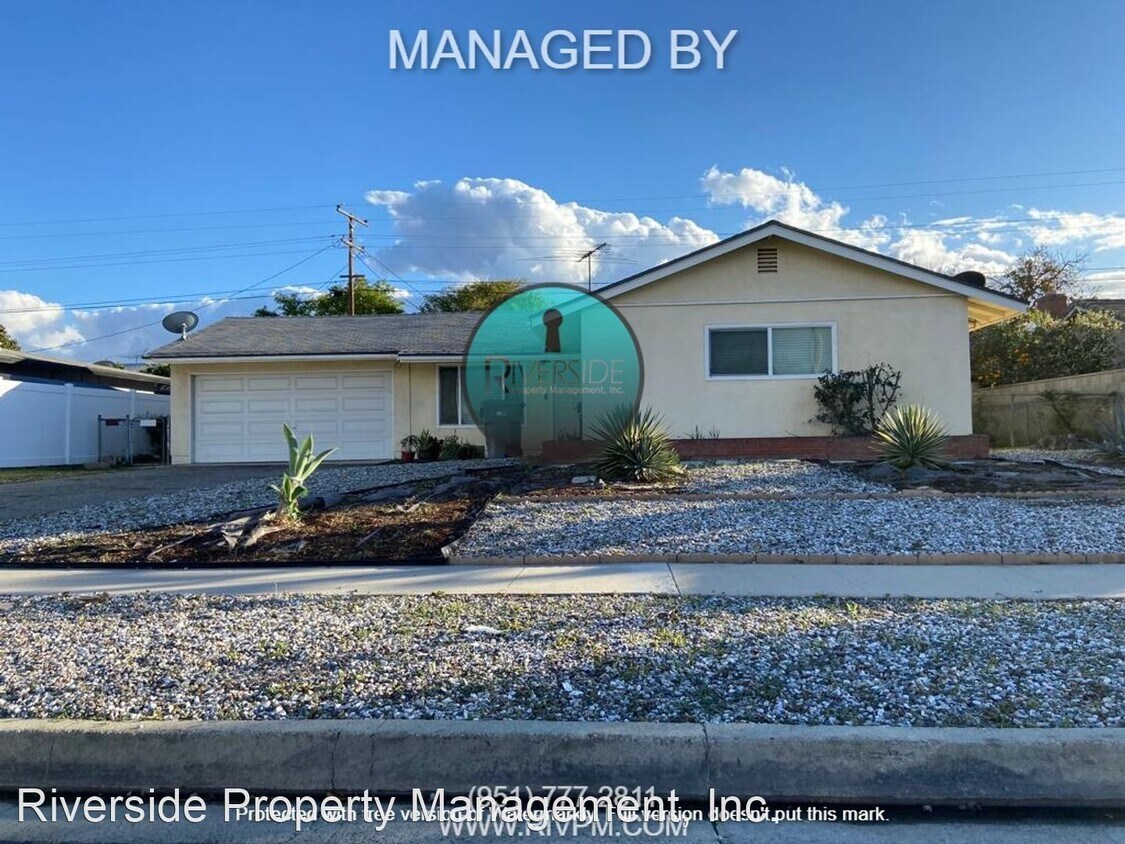 Primary Photo - 3 br, 2 bath House - 340 E. Citron St