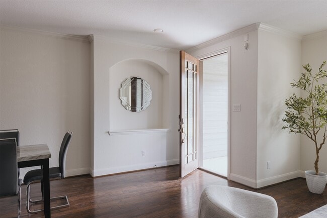 Building Photo - 411 Via Regatta Dr