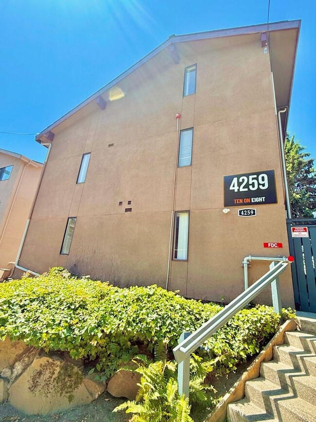 Building Photo - 4259 8th Ave NE