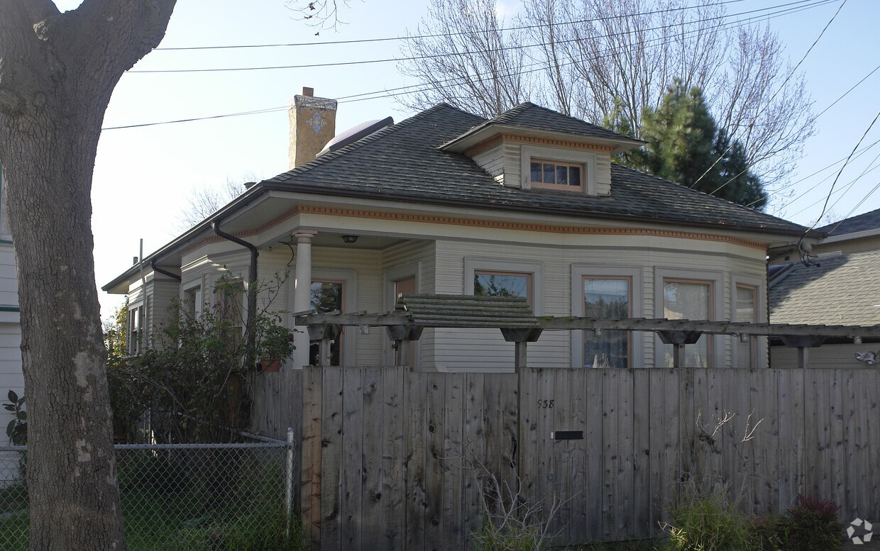 Primary Photo - 938 Bancroft Way