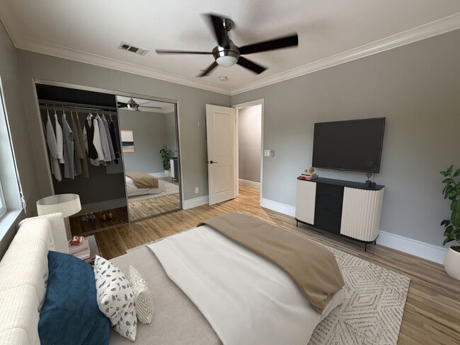 Foto del edificio - MOVE IN READY 2/2 with 2 Assigned Parking!...