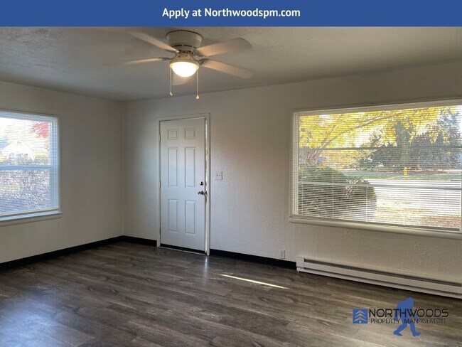 Foto del edificio - Nice 2 bedroom, 1 bathroom home close to everything in Central Point!!!