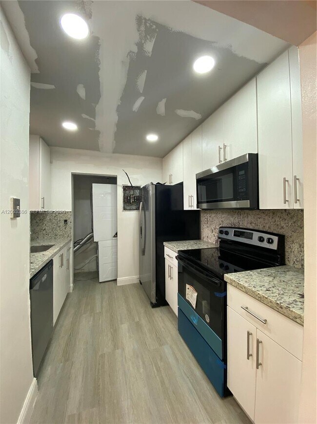 Foto del edificio - 556 NW 114th Ave