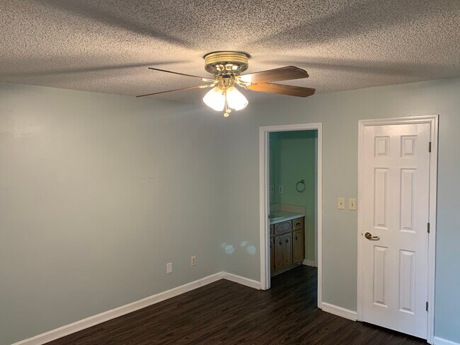 Foto del edificio - 107 Pheasant Ridge Dr