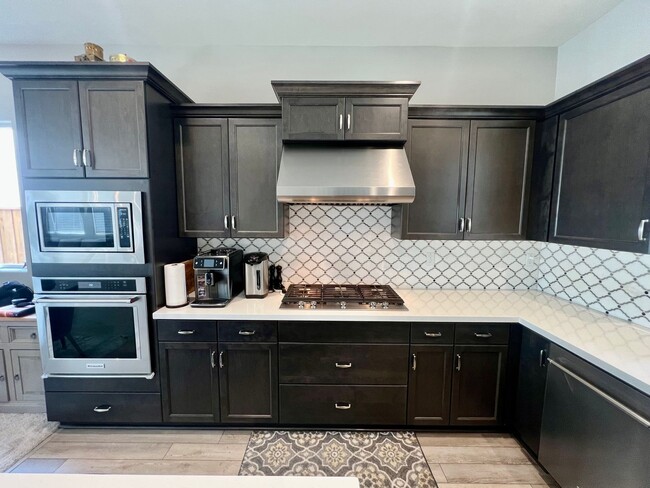 Building Photo - Lovely Single Family Home in Sea Haven -  ...
