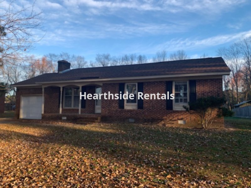 Primary Photo - **3 Bedroom 2 Bath Single Family Home in D...