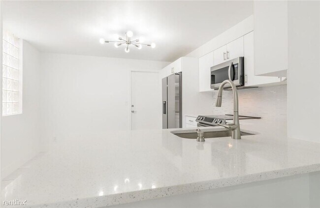 Building Photo - 3 br, 2 bath Townhome - 1474 Barcelona Way