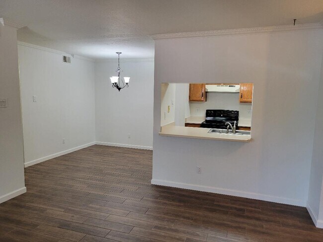Building Photo - 505 Oppenheimer Dr
