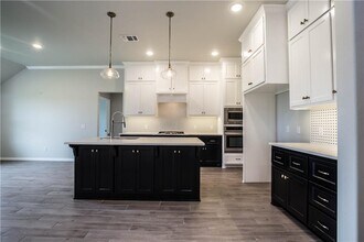 Building Photo - 14309 Limestone Ln