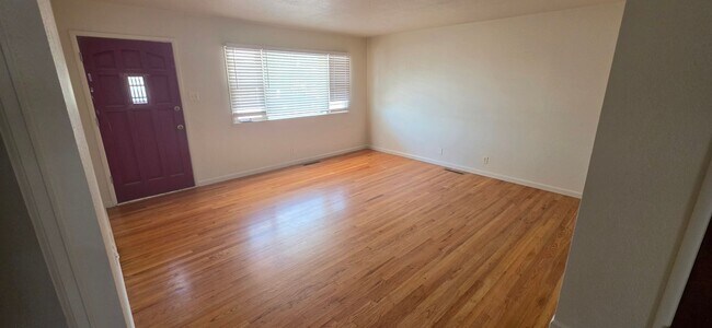Foto del edificio - 2023 Ridgewood Ln