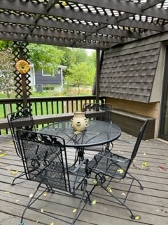 Building Photo - Very Rare 3 BR Home with Amazing Outdoor F...