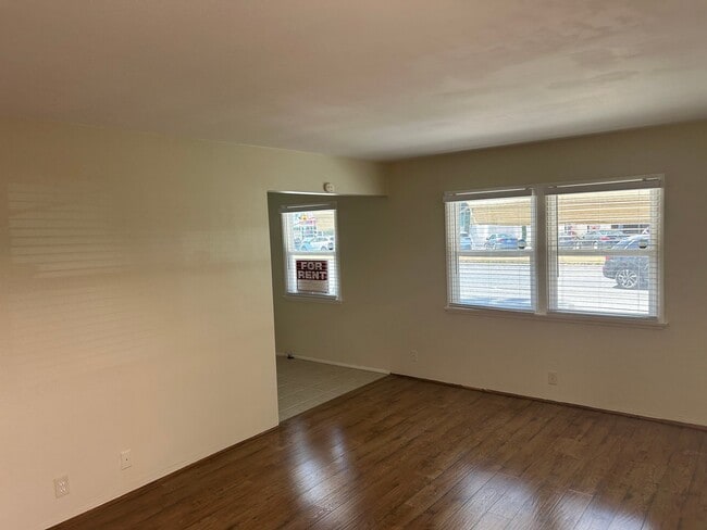 Photo - 4115 E Ocean Blvd Apartment