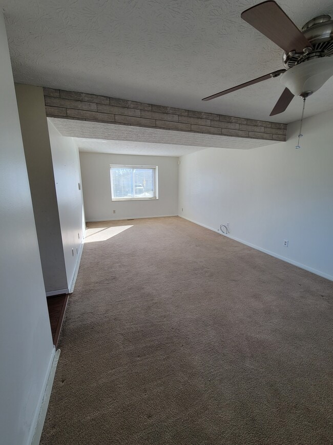 Living room - 2432 Sawbury Blvd