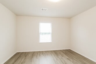 Building Photo - 135 Cooper Creek Ln