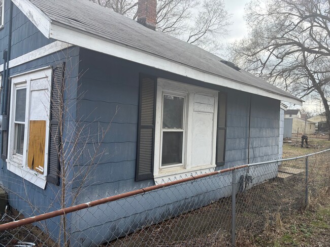 Building Photo - 3112 W Latrobe St