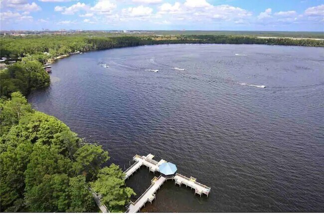 Building Photo - 13415 Blue Heron Beach Dr