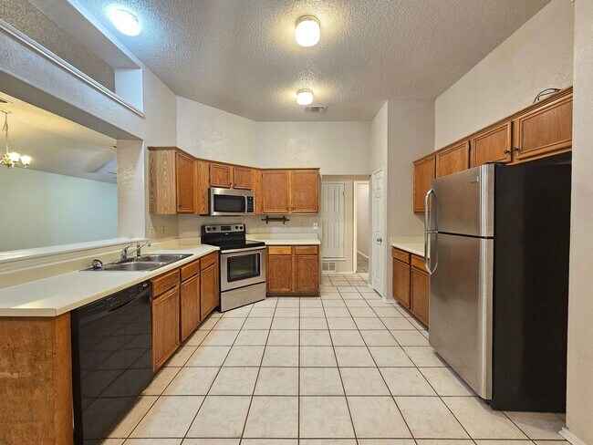 Foto del edificio - RENT SPECIAL & RENT REDUCTION - HOME IS AVAILABLE NOW!