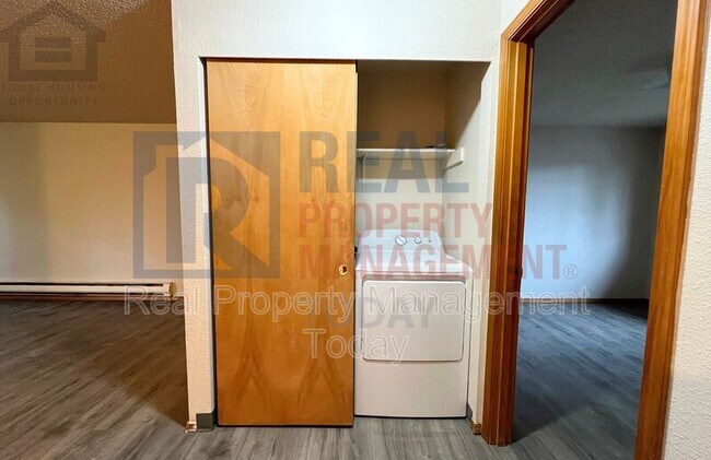 Foto del edificio - 630-632-632 S State St