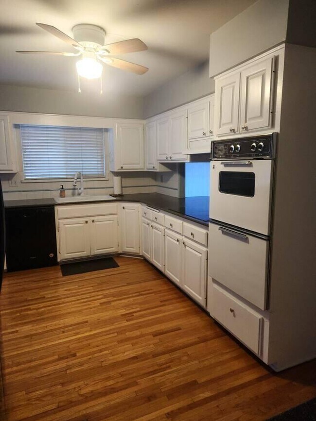 Foto del edificio - 2408 Cutler Ave NE